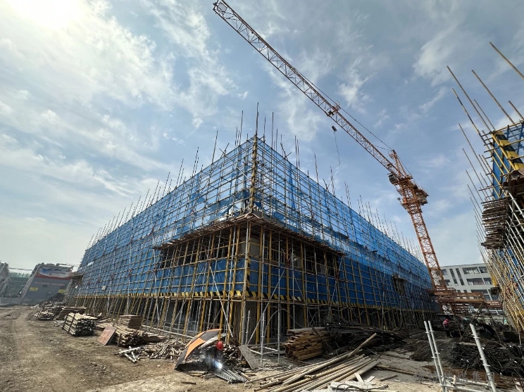 总投资2亿，华港服饰年产4万吨高端针织面料开发项目正在建设中