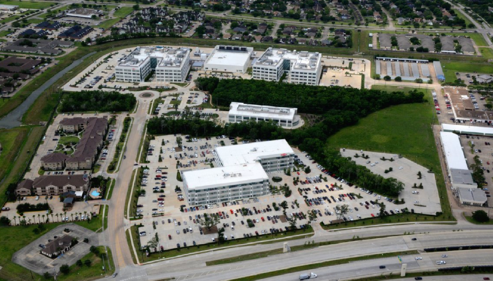 关税乱局！知名集团宣布，削减438亿成本，暂停全球建厂