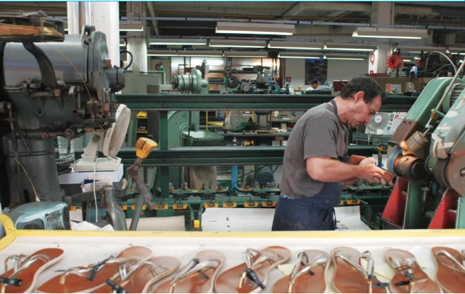 知名鞋业品牌被接管，员工陷入困境！